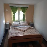 Dora Apartman Gornji Karin
