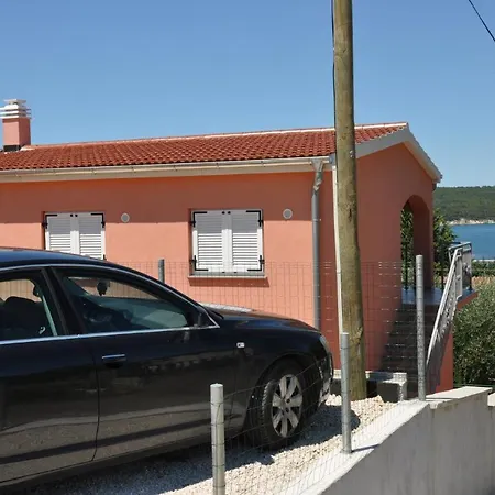 Dora Apartmán